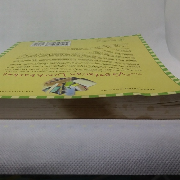 The Vegetarian Lunch Basket CookBook - Picture 4 of 4